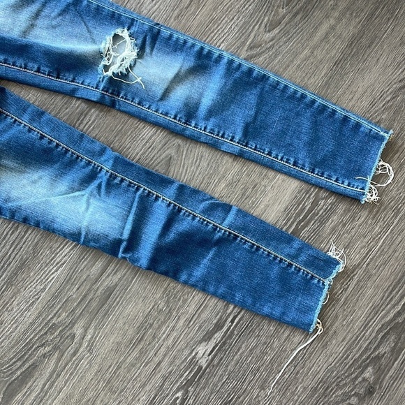 Sz25 Articles of Society Skinny Distressed Raw Hem Denim in Wood Wash VVGUC - Picture 8 of 14